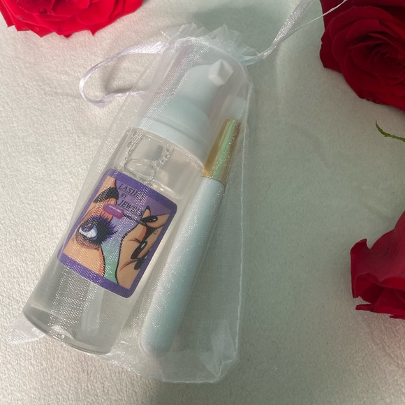 ❤️🔥3 / 30❤️🔥 lash cleansers - Picture 11 of 11